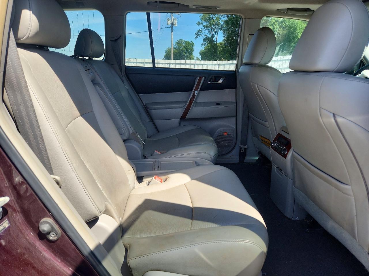 2012 TOYOTA HIGHLANDER