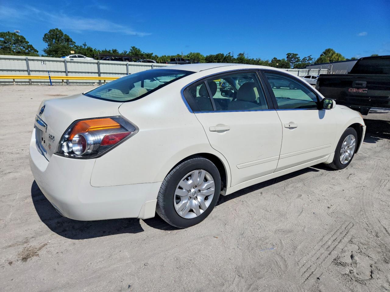 2010 NISSAN ALTIMA