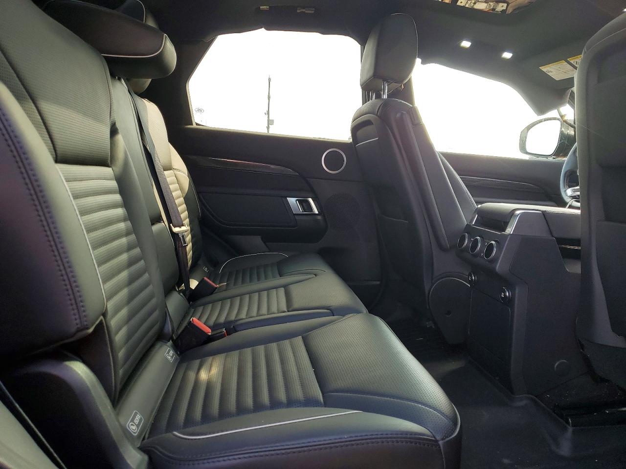 2018 LAND ROVER DISCOVERY