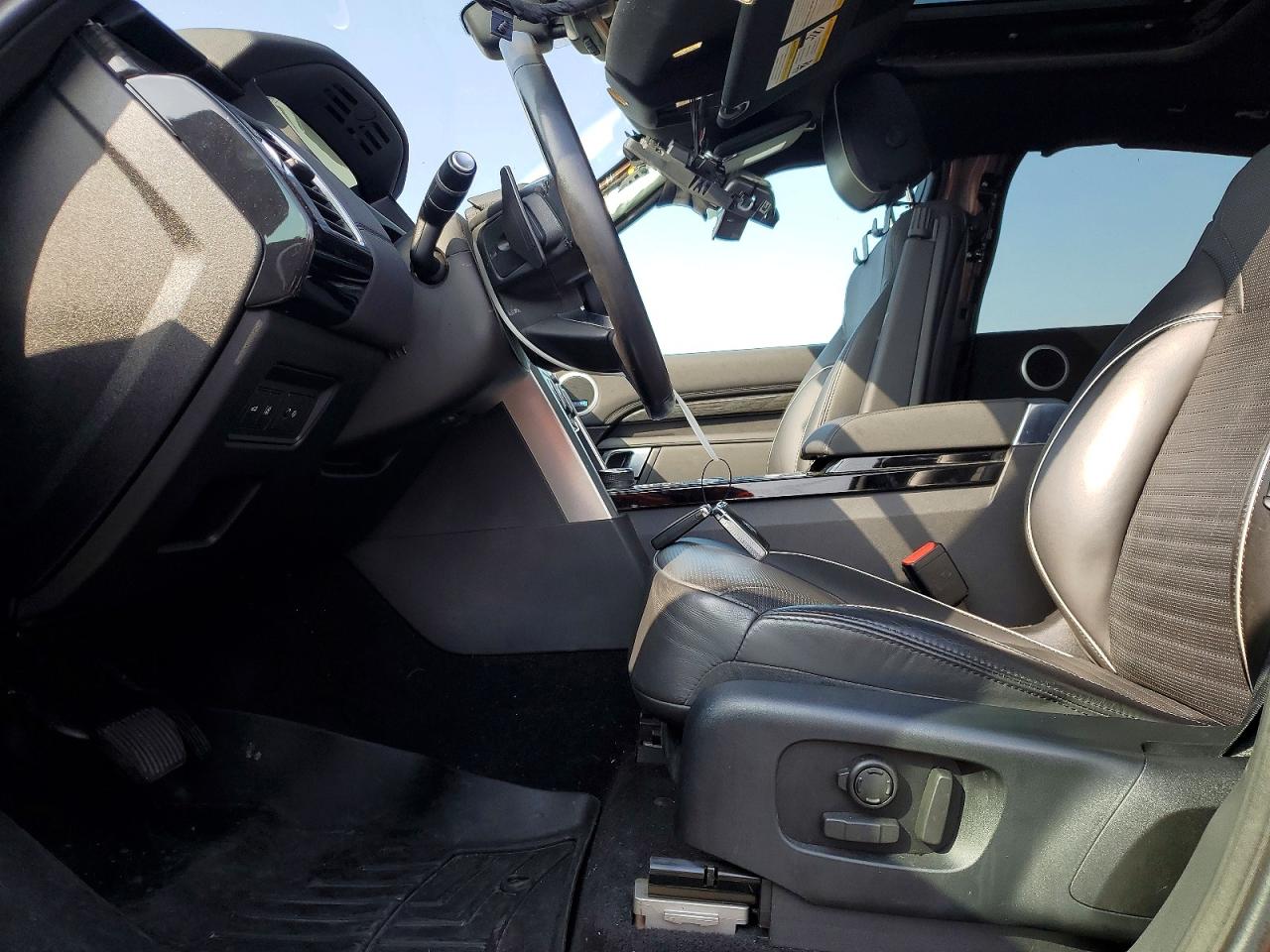 2018 LAND ROVER DISCOVERY