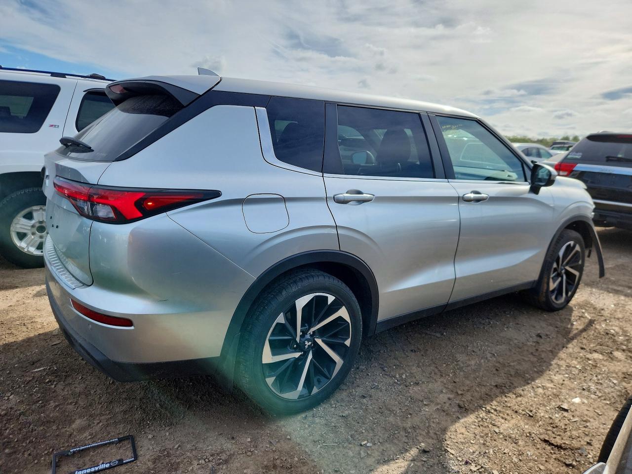 2022 MITSUBISHI OUTLANDER