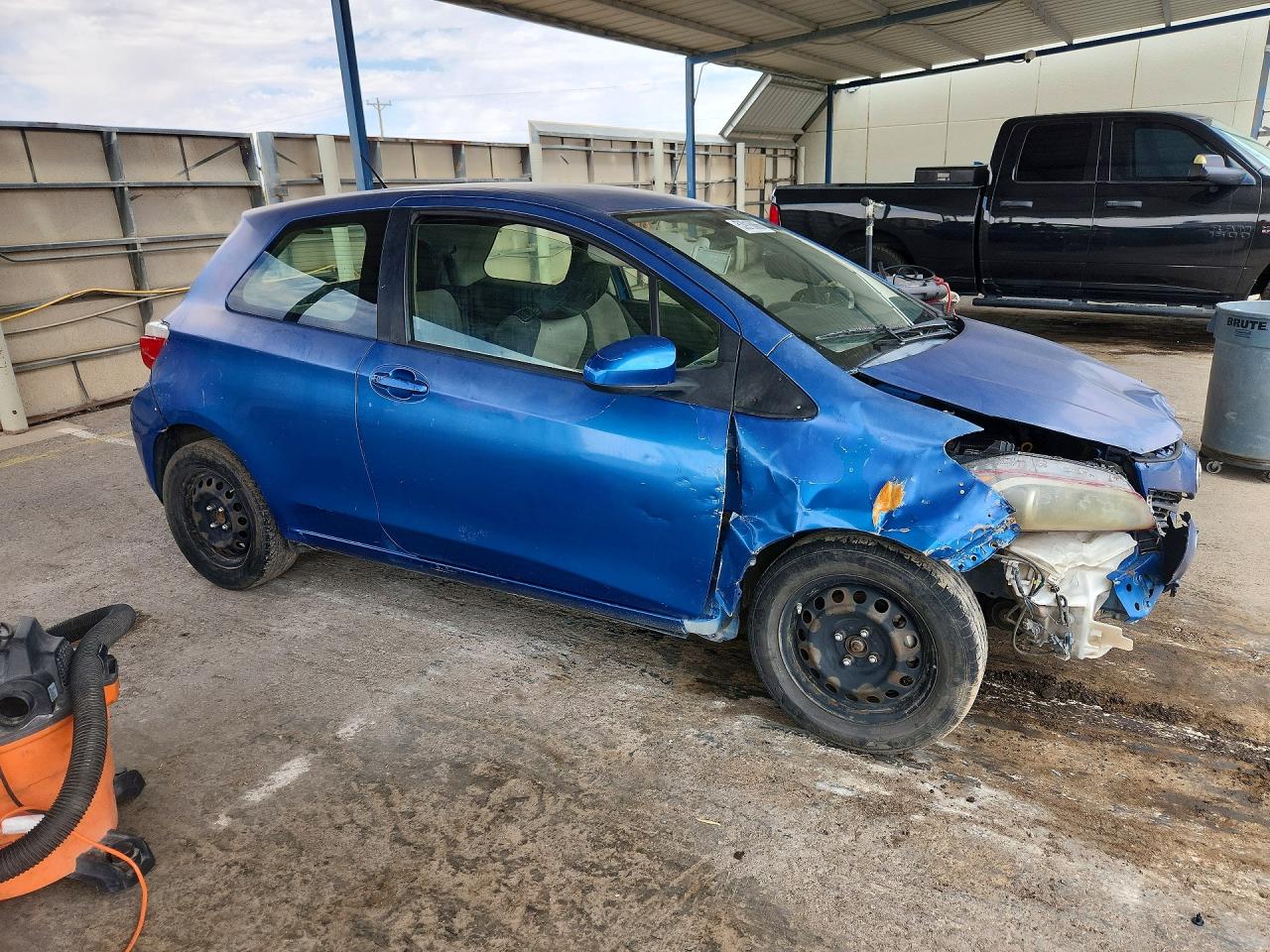 2012 TOYOTA YARIS