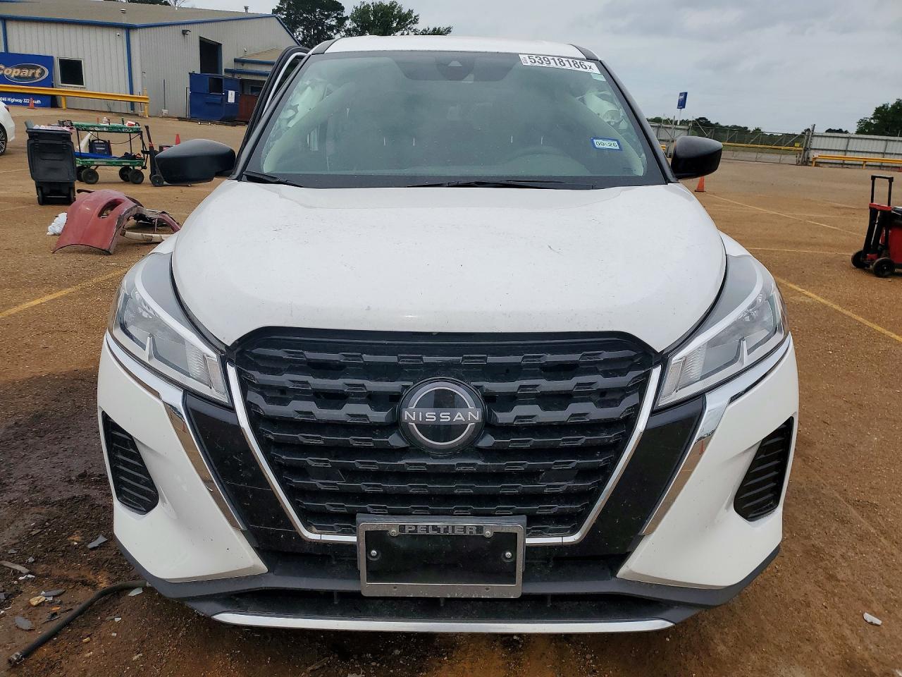 2023 NISSAN KICKS