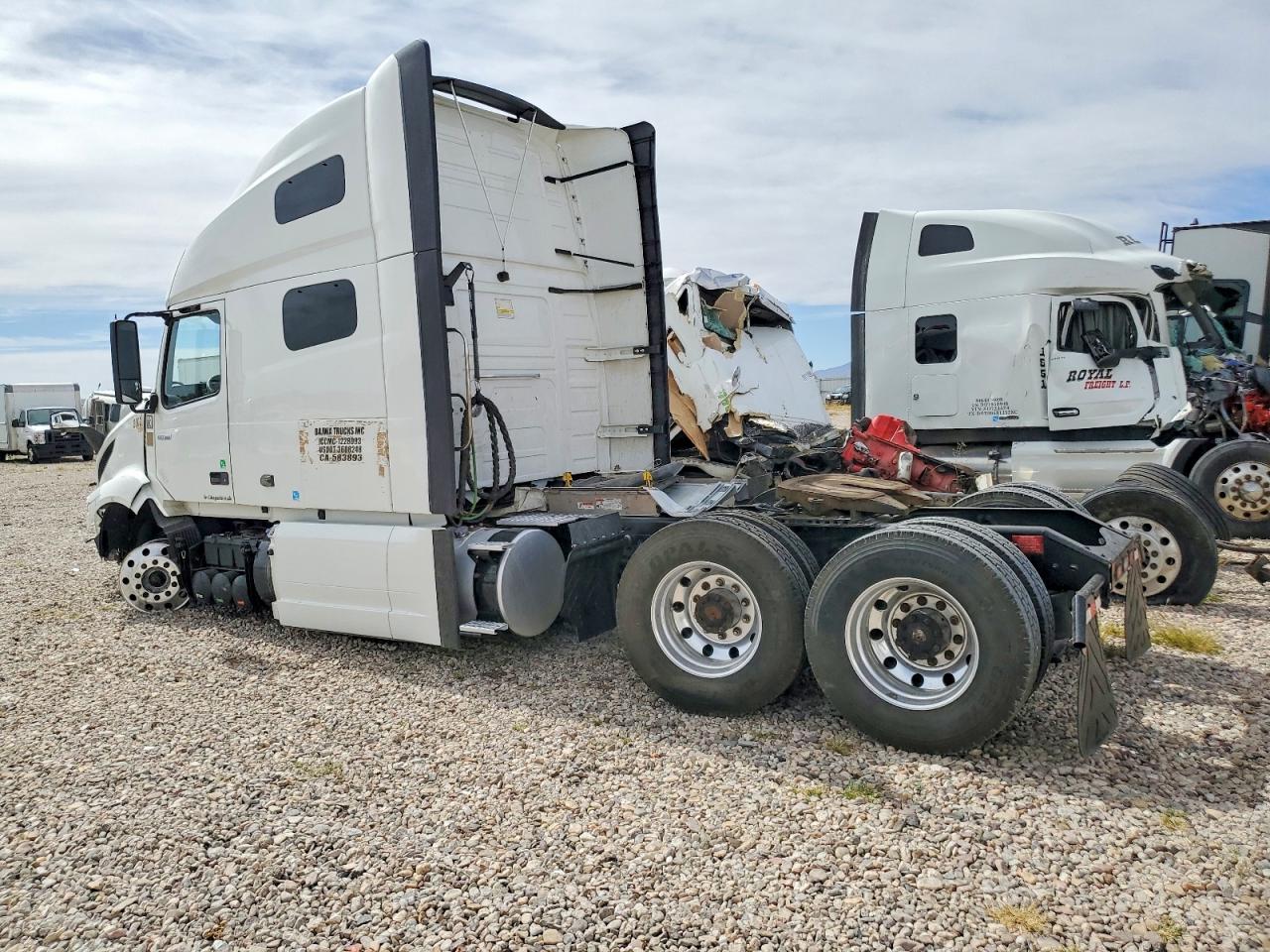 2021 VOLVO VN