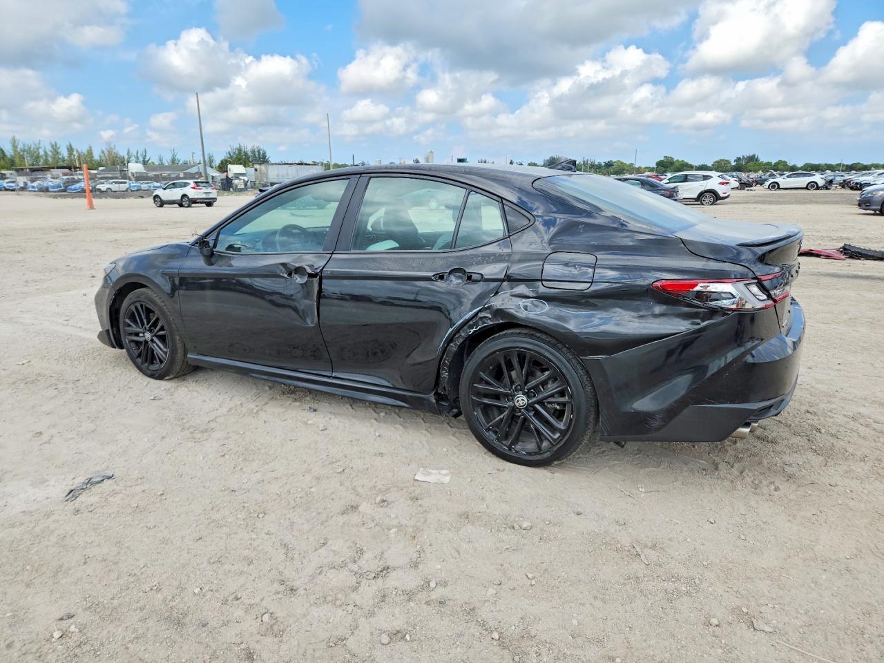 2025 TOYOTA CAMRY