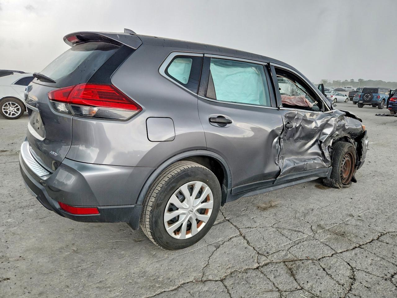 2017 NISSAN ROGUE