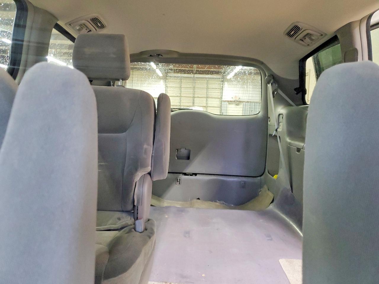 2005 TOYOTA SIENNA