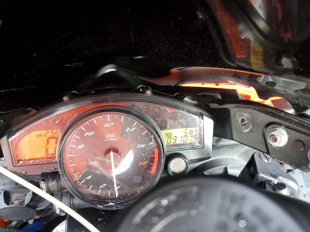 2009 YAMA YZF600