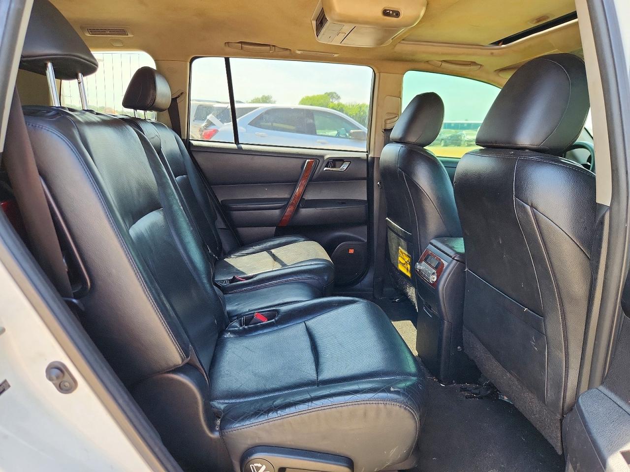 2013 TOYOTA HIGHLANDER