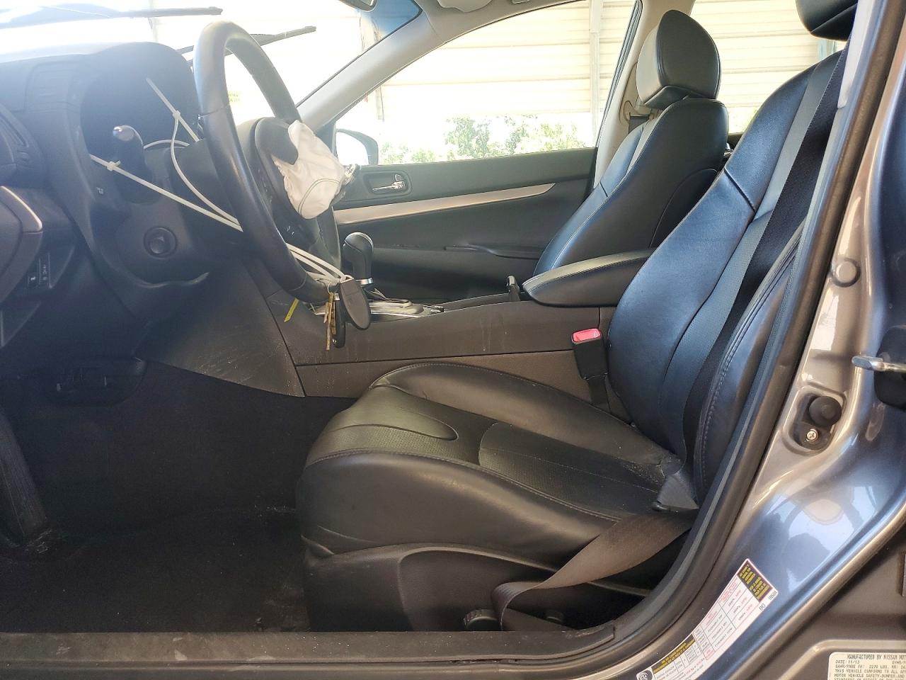 2013 INFINITI G37