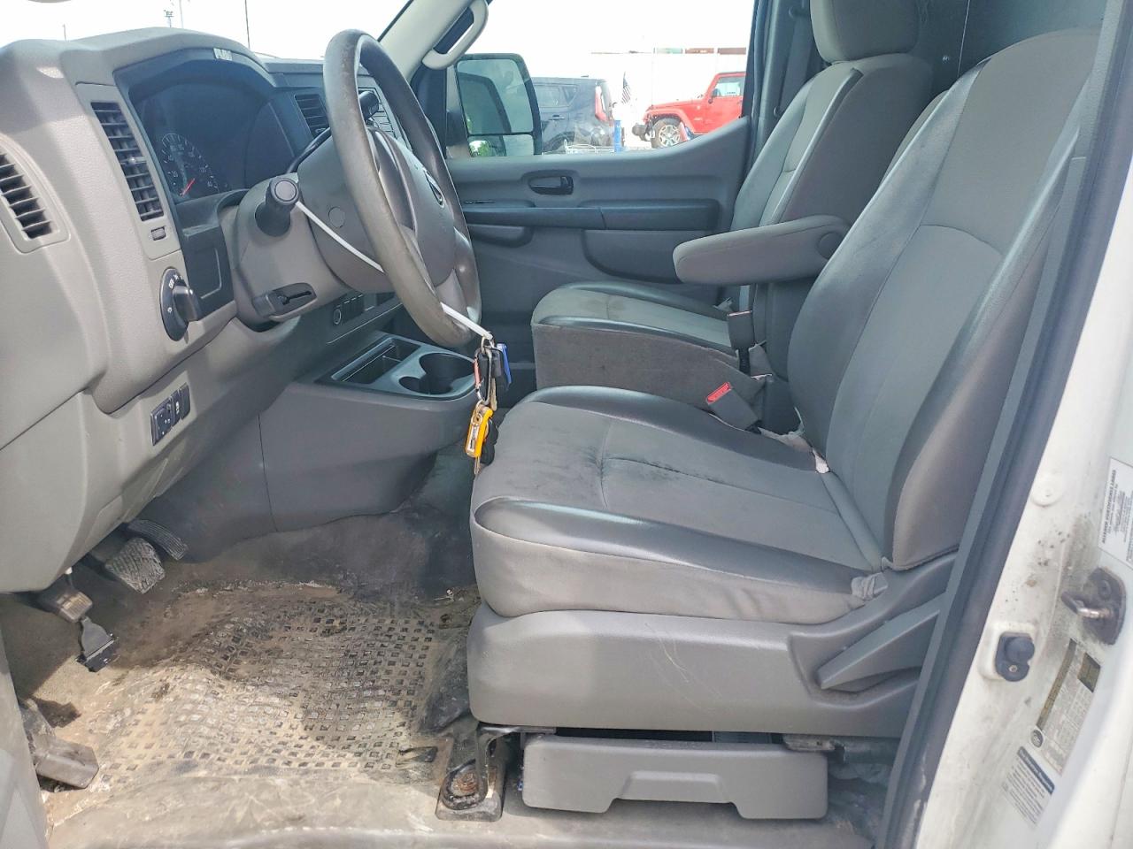 2014 NISSAN NV