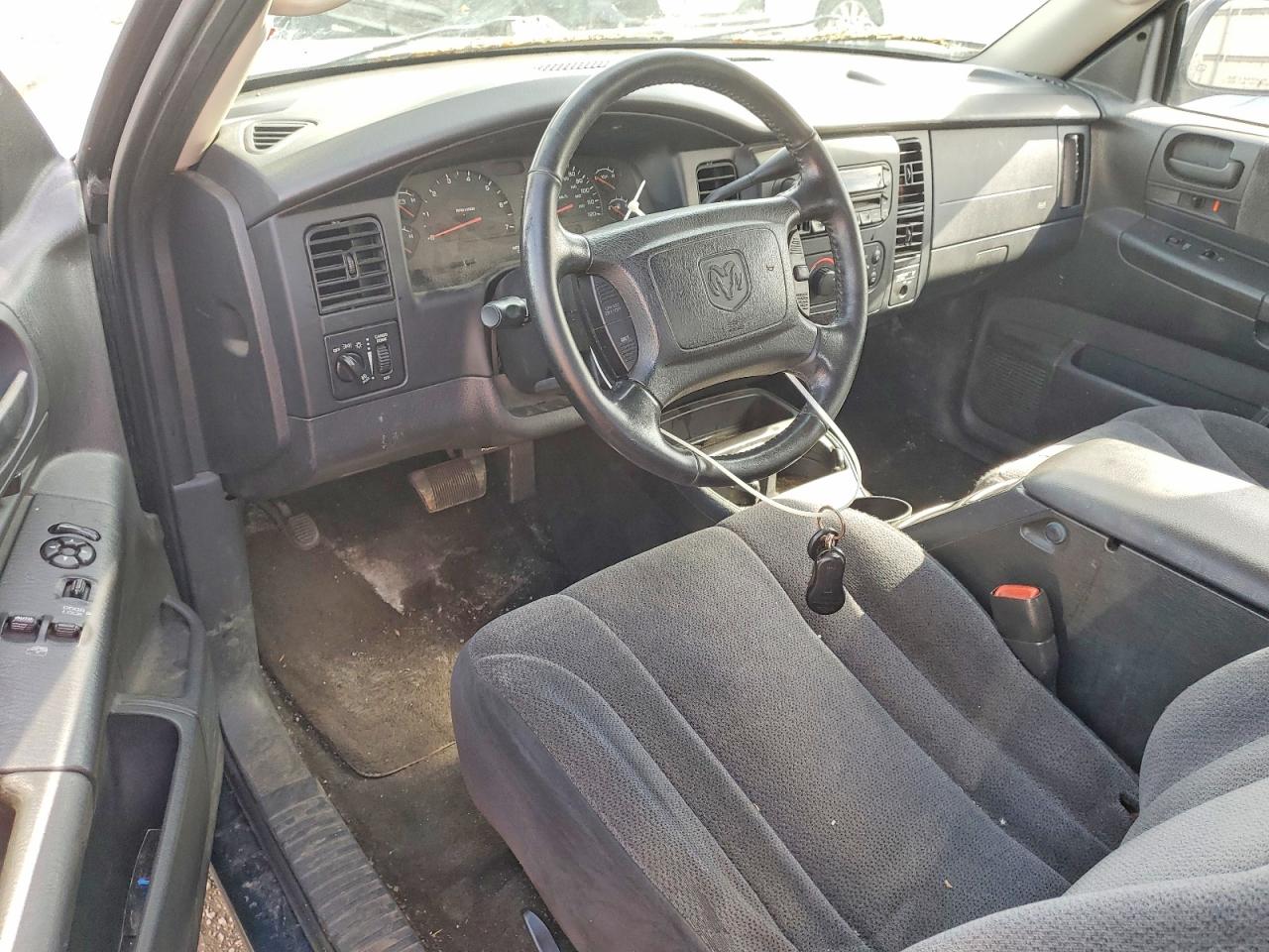 2004 DODGE DAKOTA