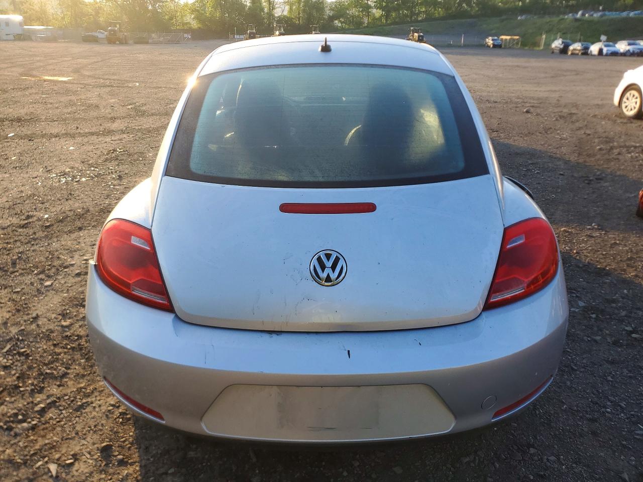 2012 VOLKSWAGEN BEETLE