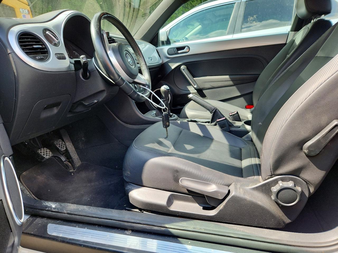 2012 VOLKSWAGEN BEETLE