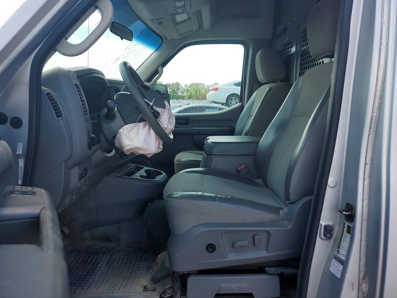 2014 NISSAN NV