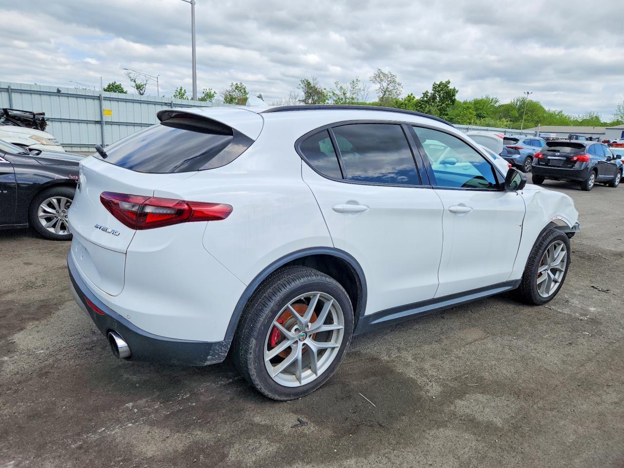 2018 ALFA ROMEO STELVIO