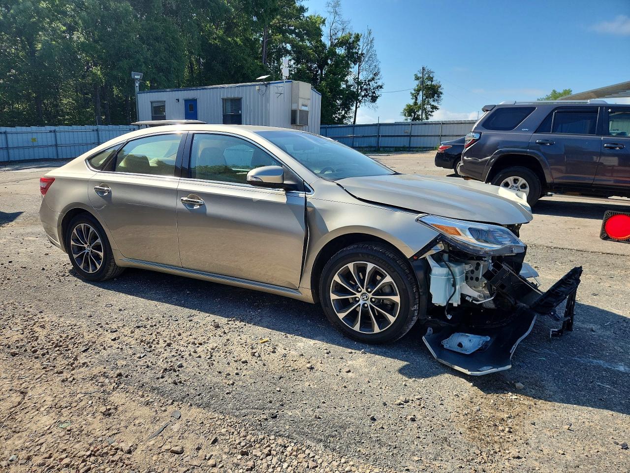 2017 TOYOTA AVALON