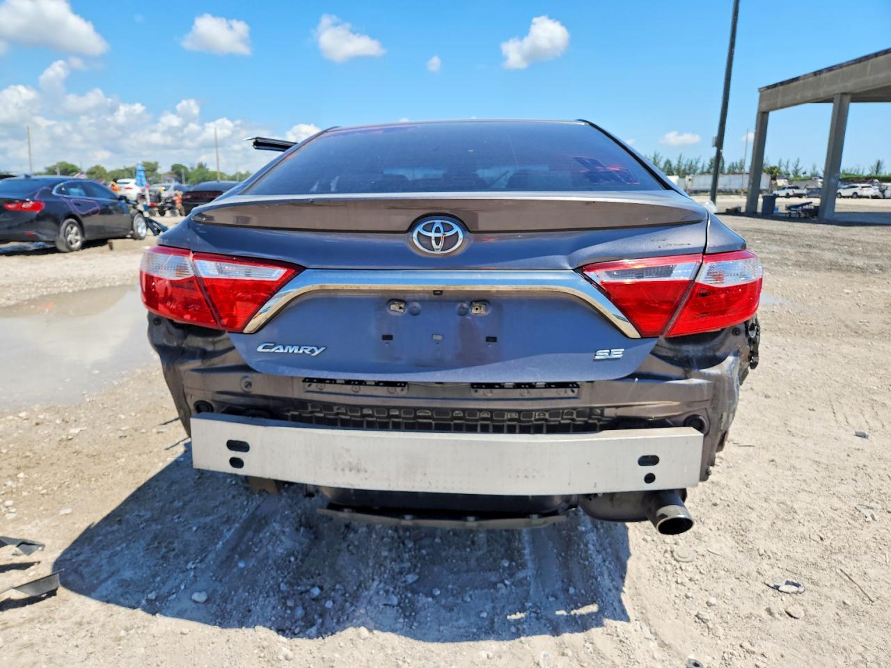 2016 TOYOTA CAMRY
