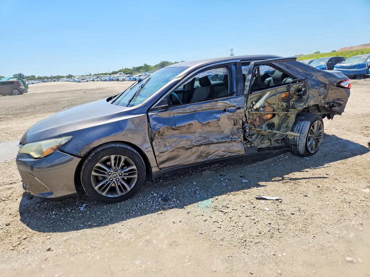 2016 TOYOTA CAMRY