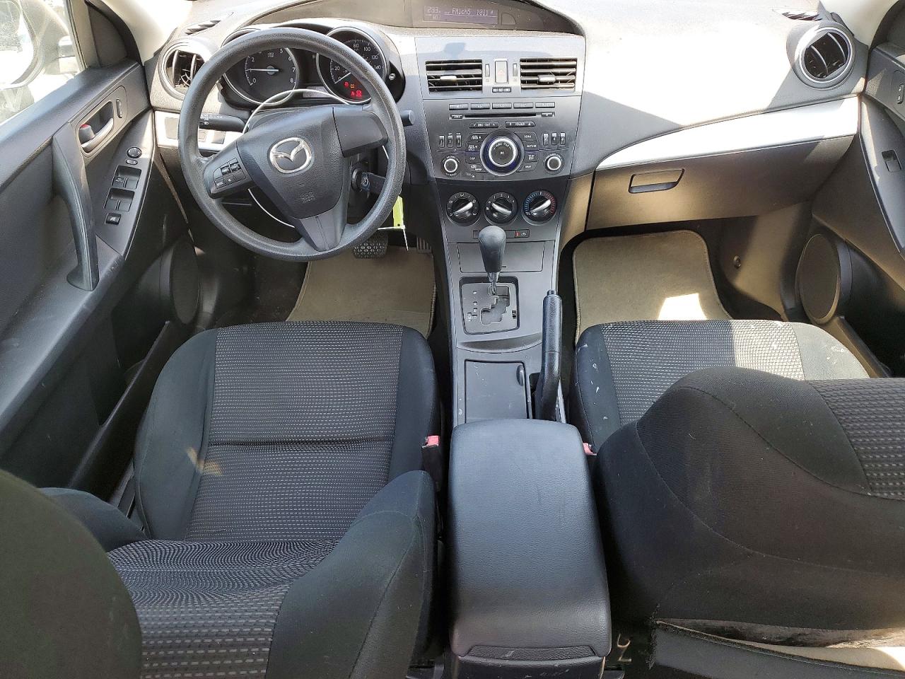 2013 MAZDA 3