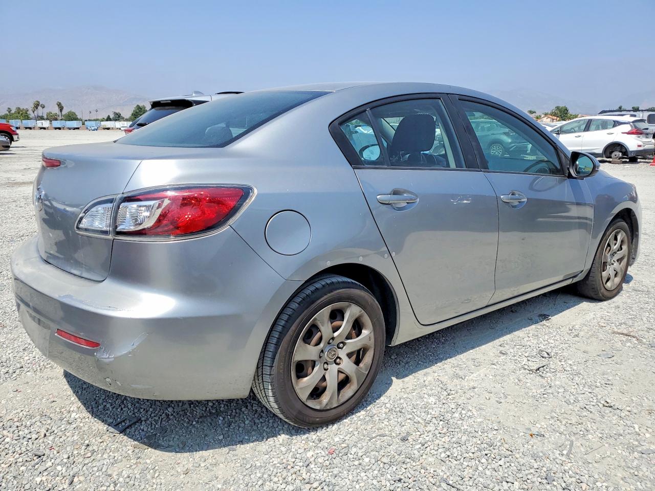 2013 MAZDA 3