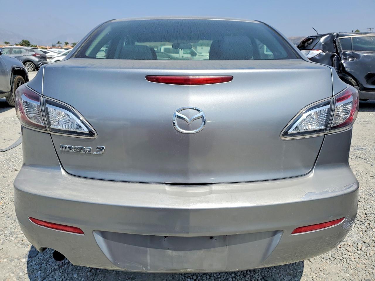 2013 MAZDA 3
