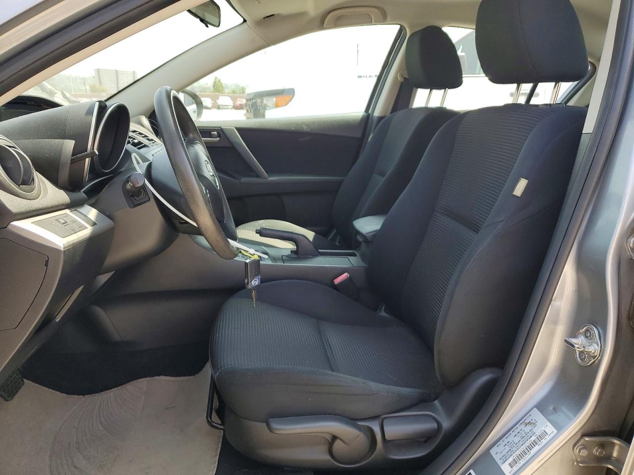 2013 MAZDA 3