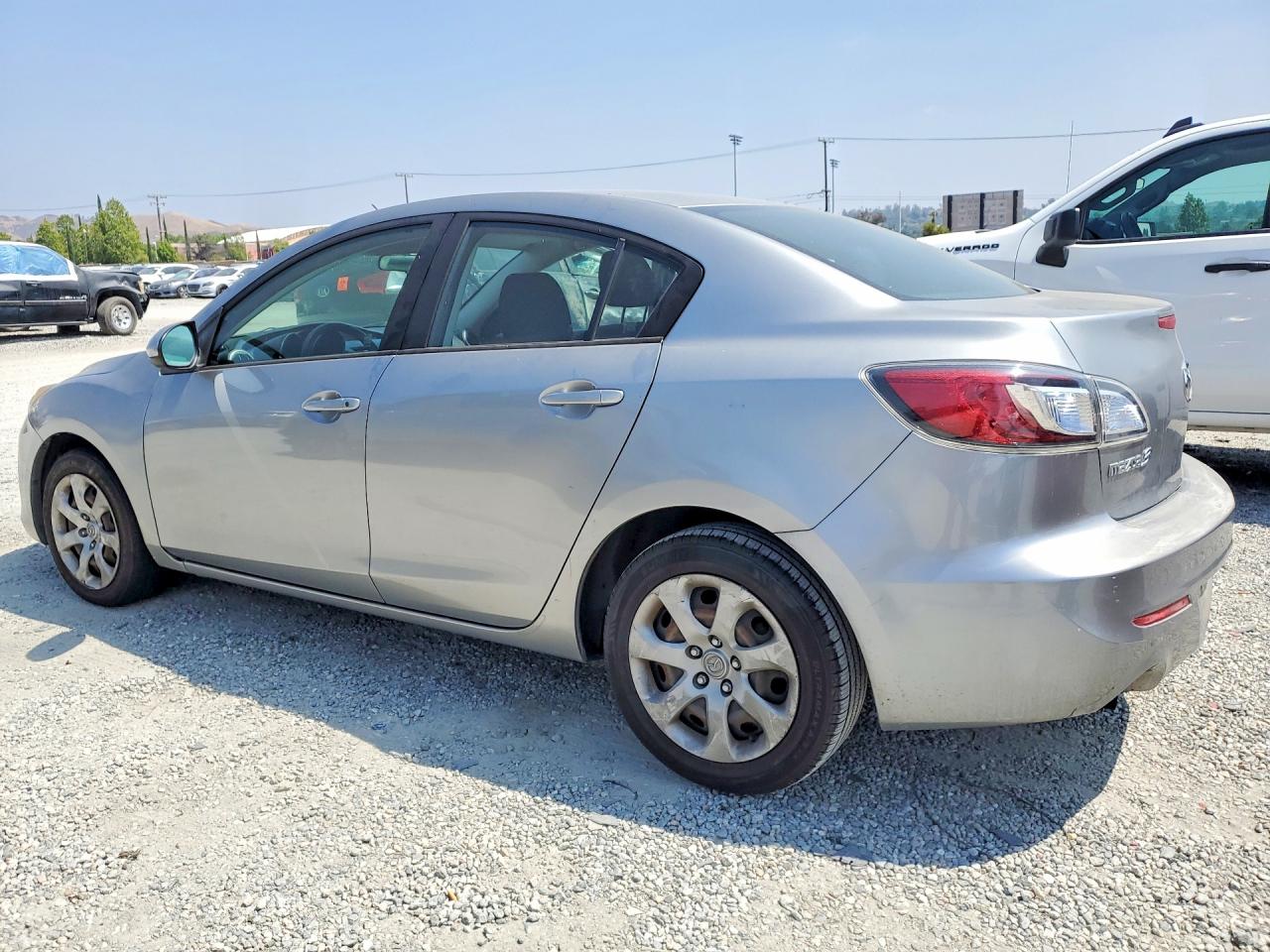 2013 MAZDA 3
