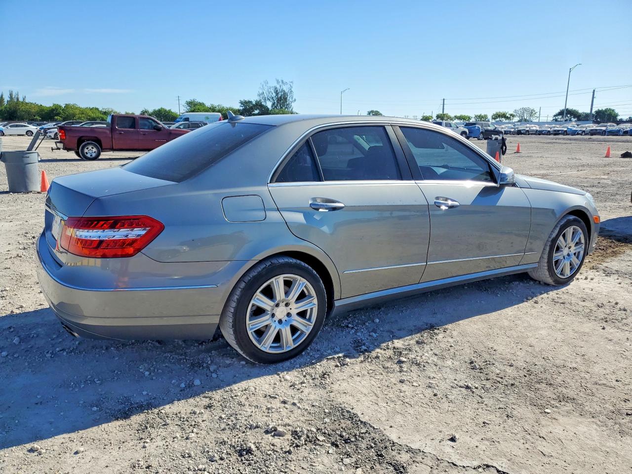 2013 MERCEDES-BENZ E-CLASS
