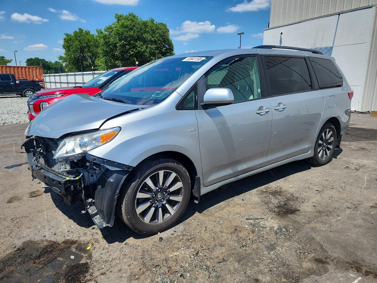 2019 TOYOTA SIENNA