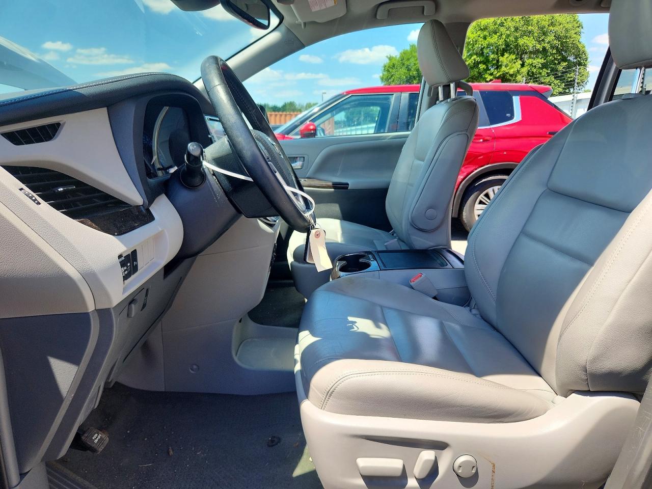 2019 TOYOTA SIENNA