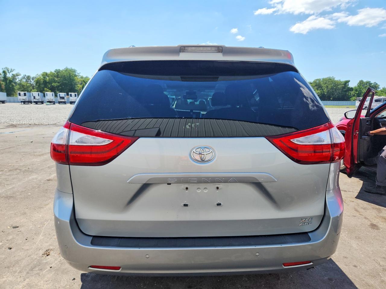 2019 TOYOTA SIENNA