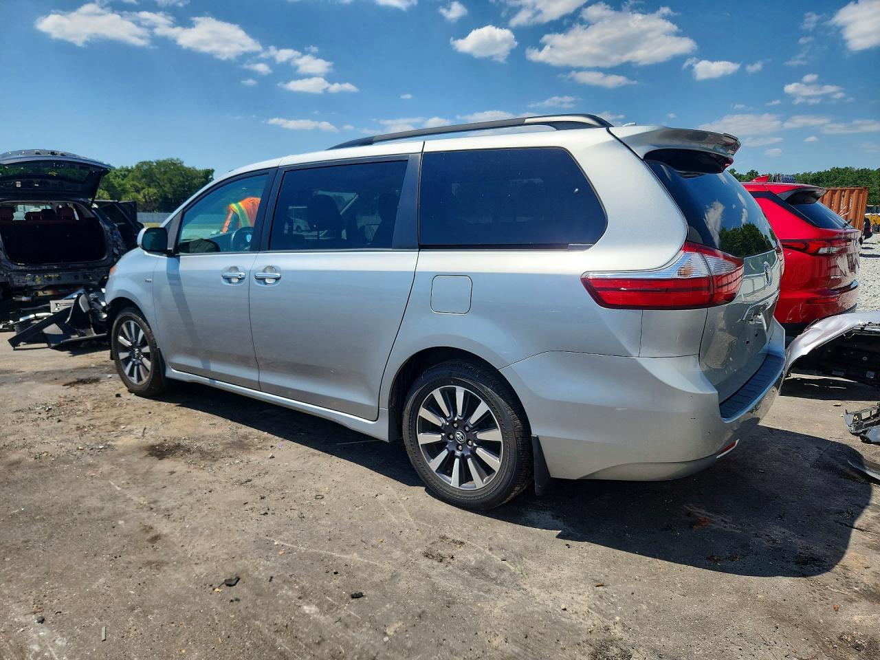 2019 TOYOTA SIENNA