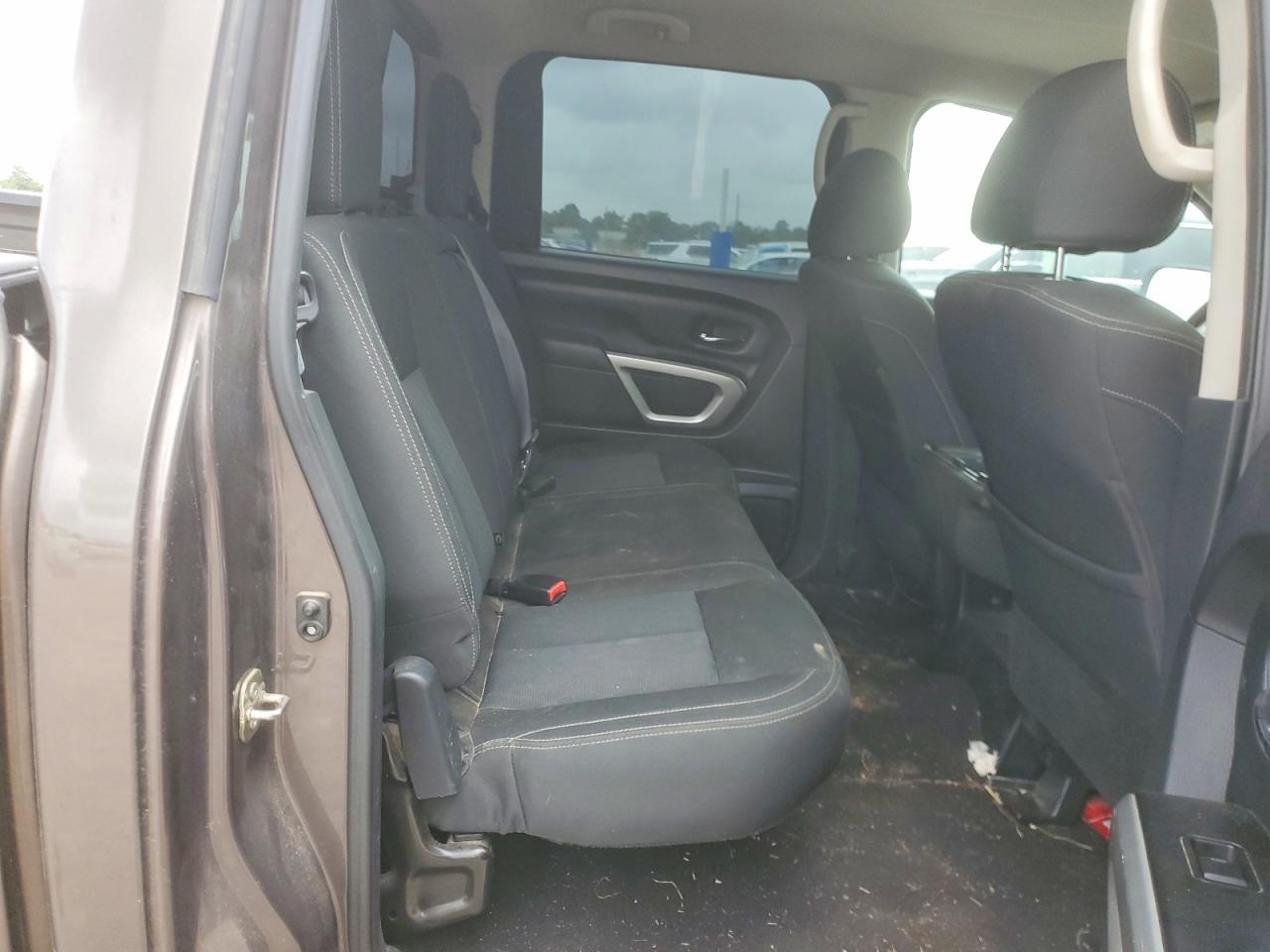 2017 NISSAN TITAN