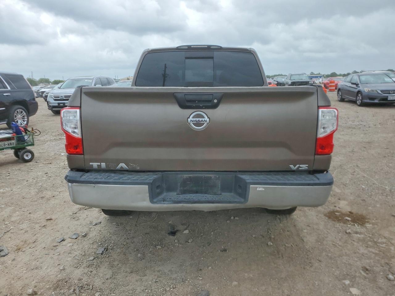 2017 NISSAN TITAN