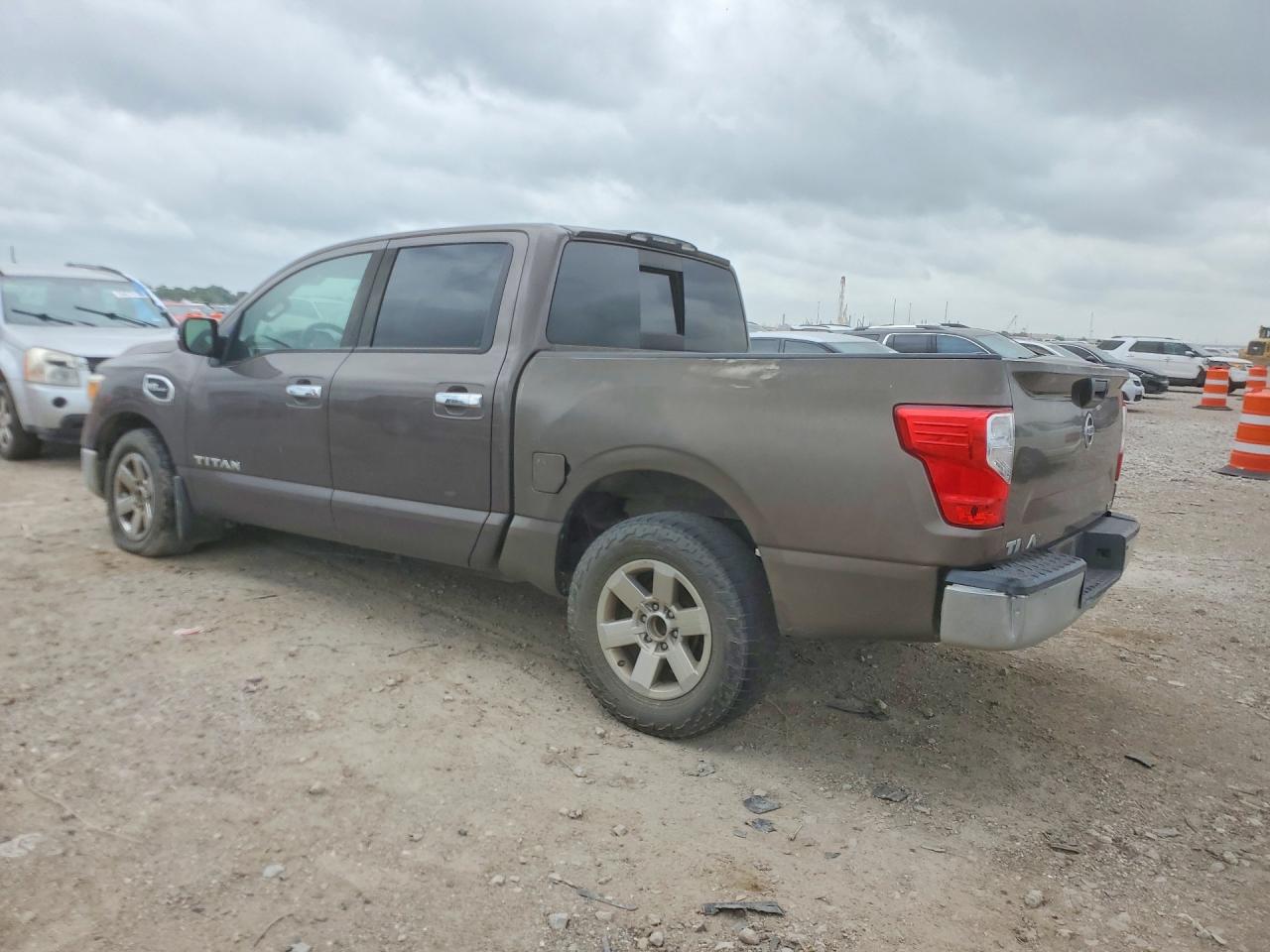 2017 NISSAN TITAN