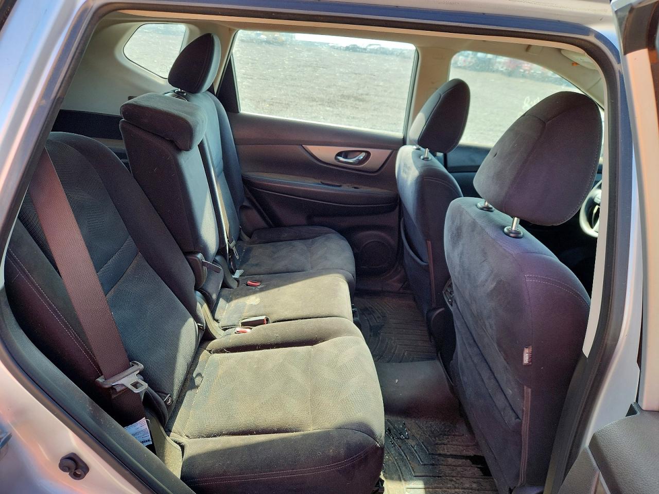 2016 NISSAN ROGUE