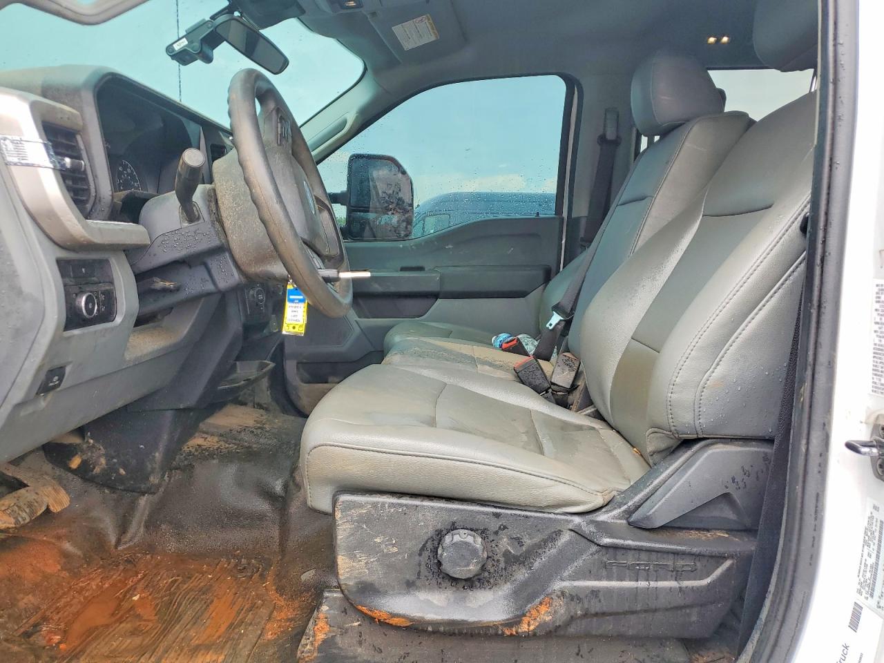 2023 FORD F550
