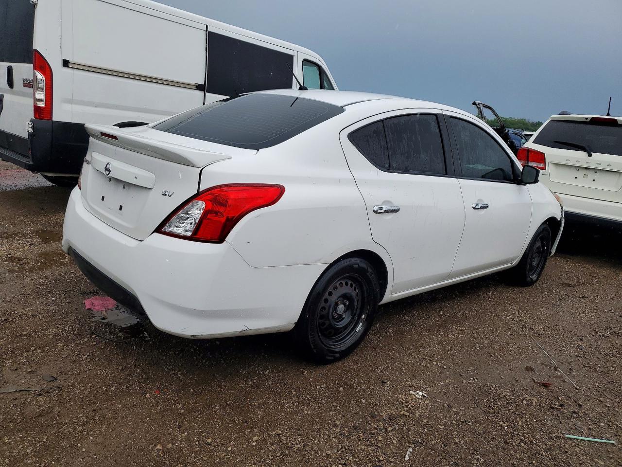 2019 NISSAN VERSA