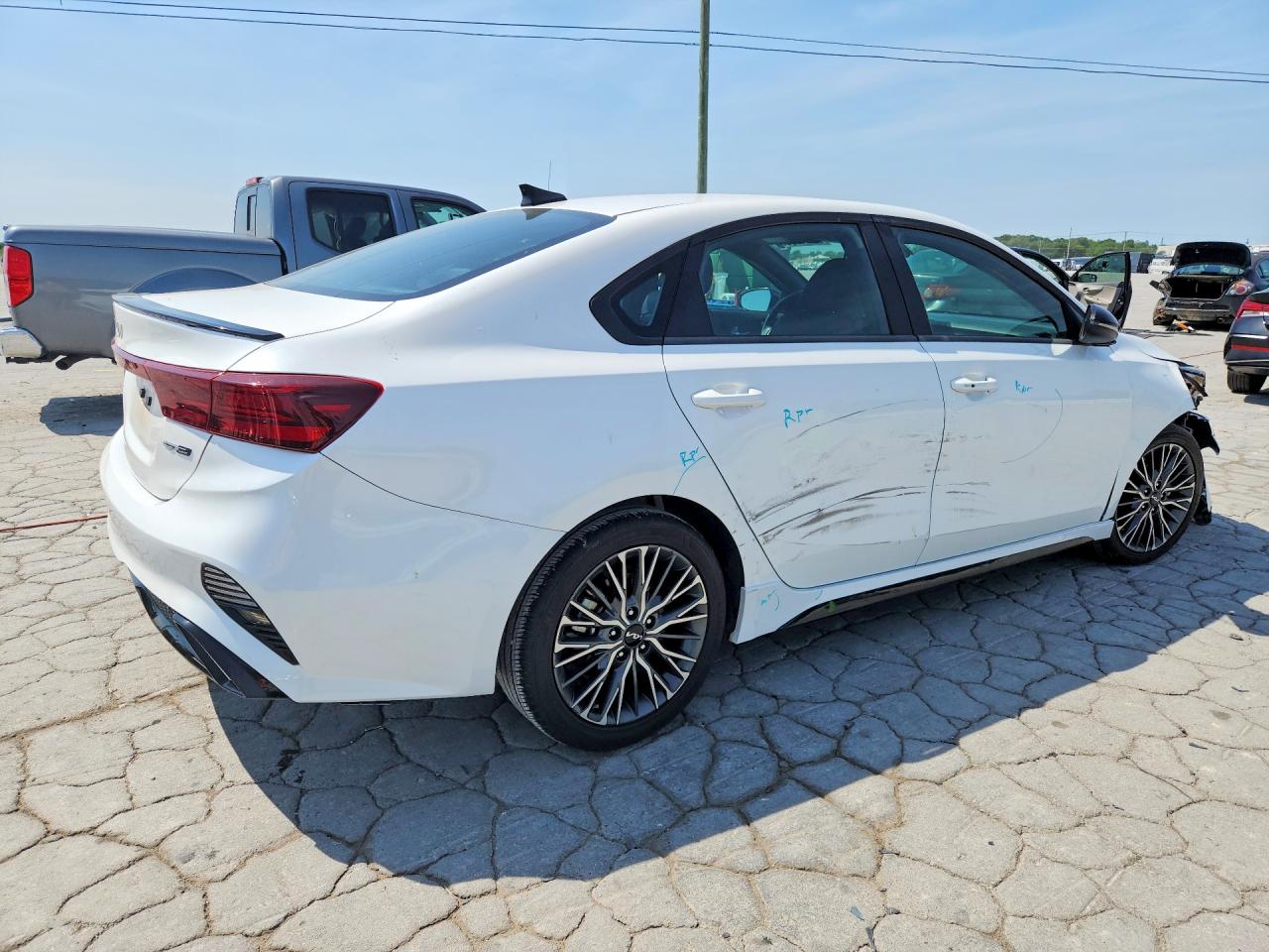 2023 KIA FORTE