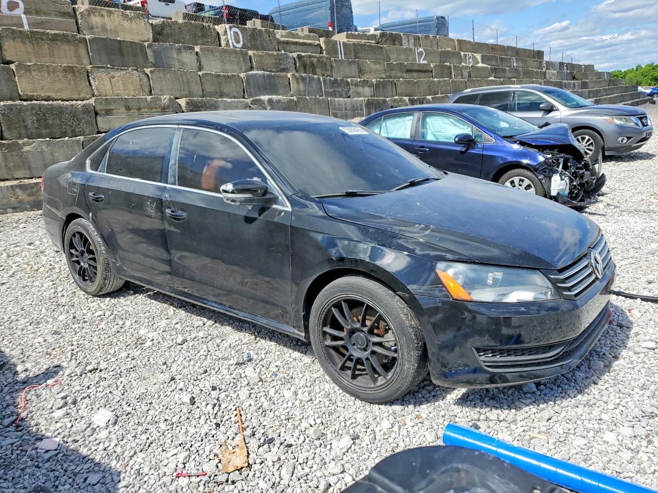 2014 VOLKSWAGEN PASSAT