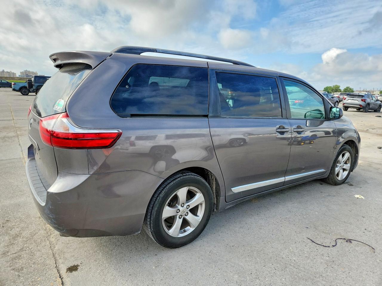 2017 TOYOTA SIENNA
