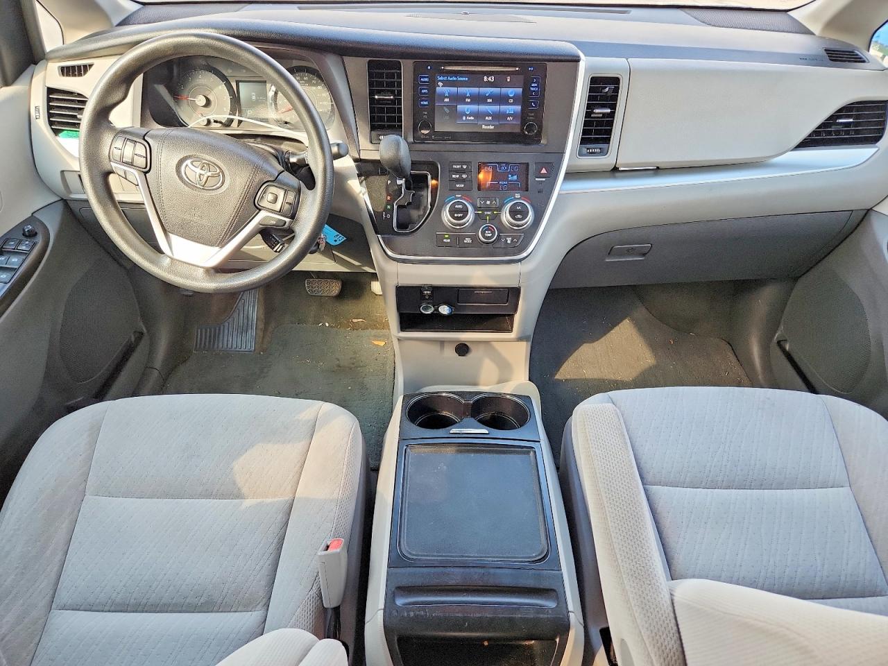 2017 TOYOTA SIENNA