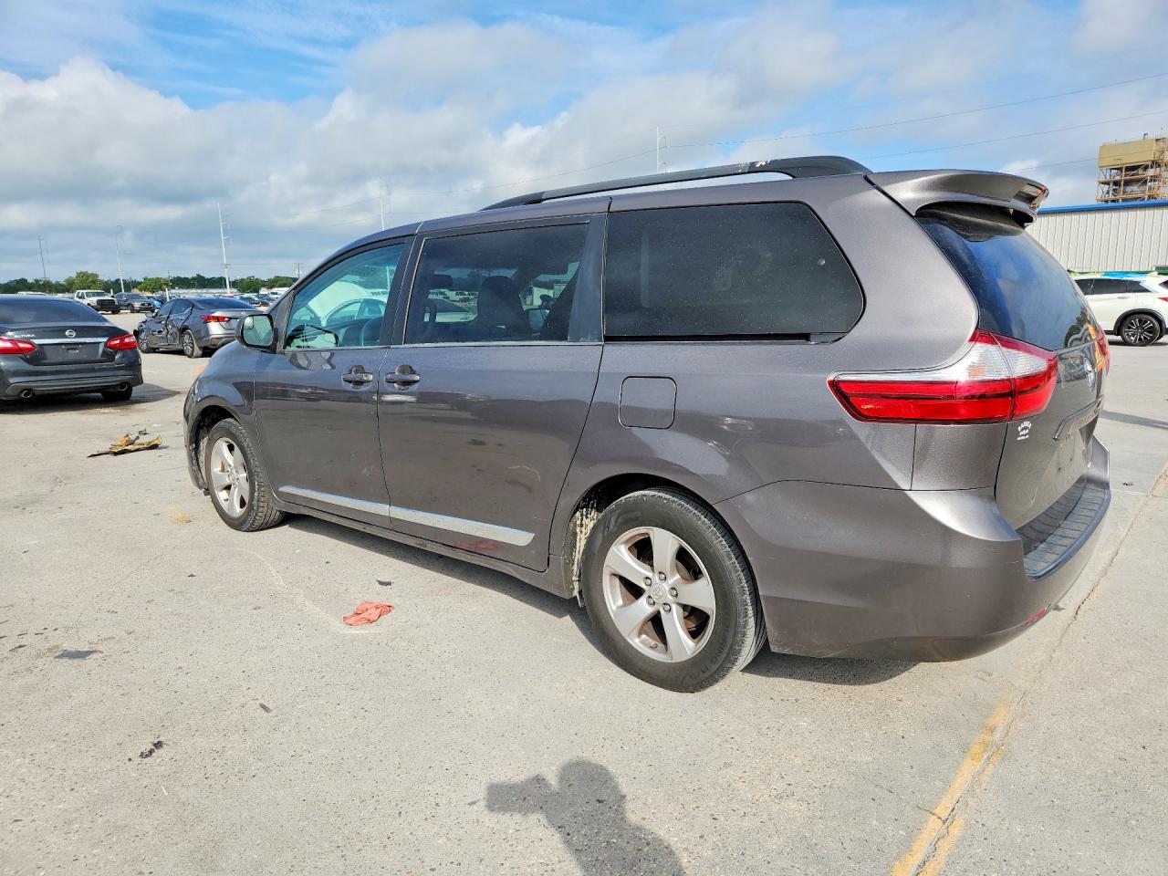 2017 TOYOTA SIENNA