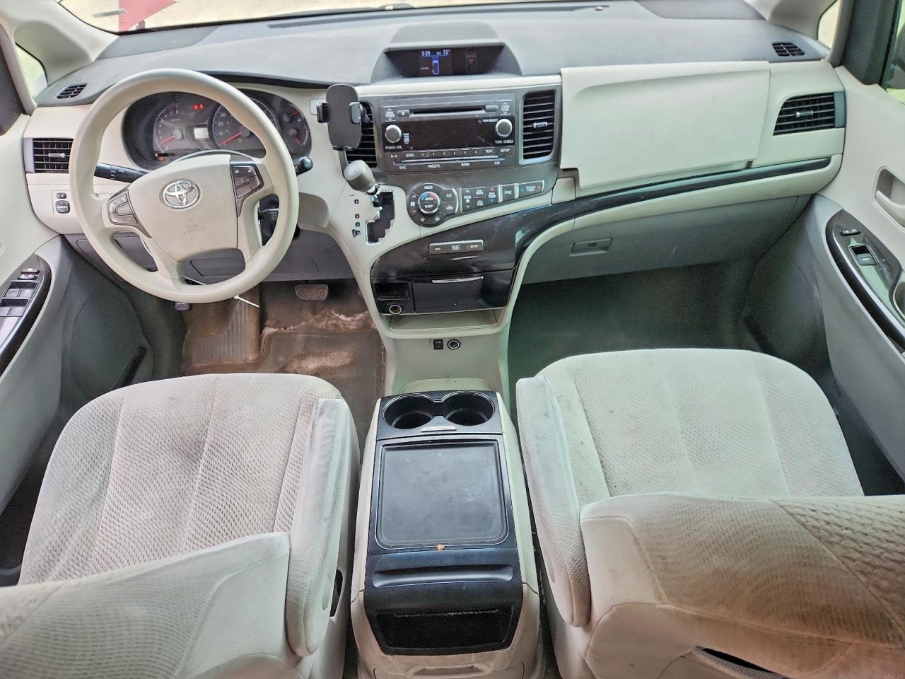 2014 TOYOTA SIENNA