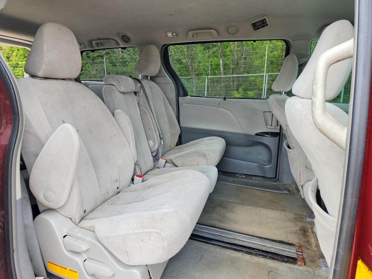 2014 TOYOTA SIENNA