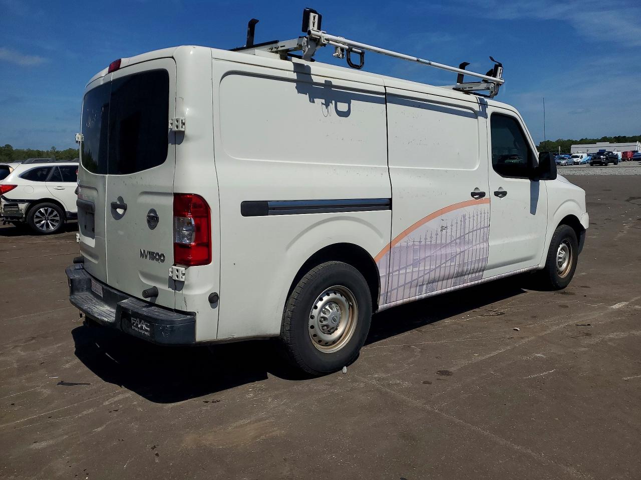2016 NISSAN NV