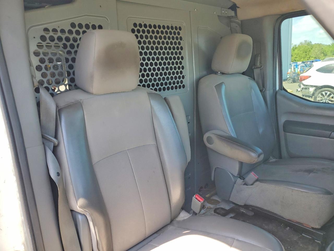 2016 NISSAN NV