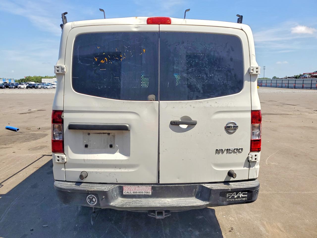 2016 NISSAN NV