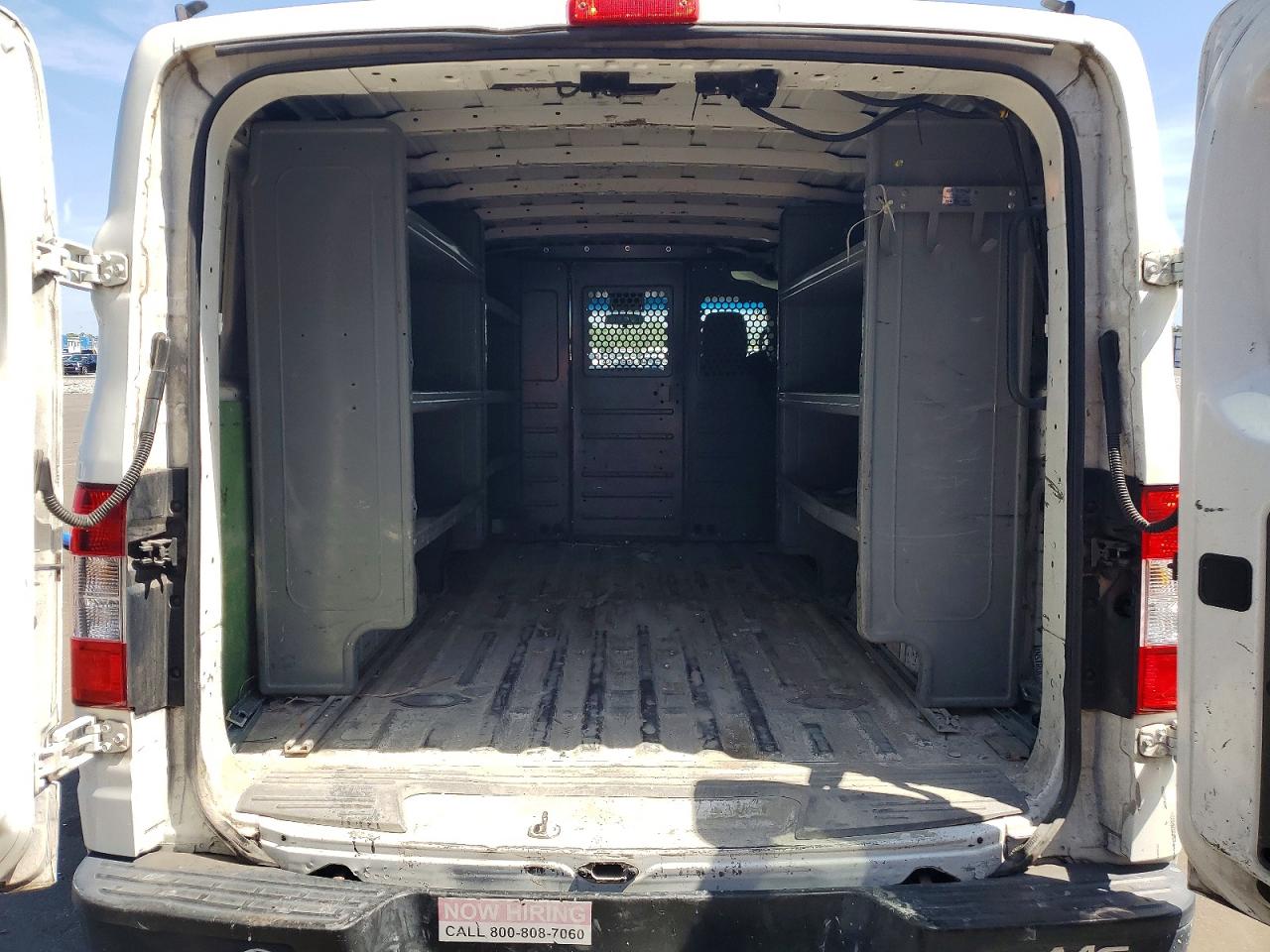 2016 NISSAN NV